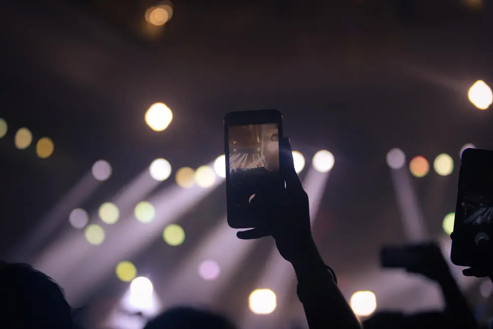 live concert performance reviews